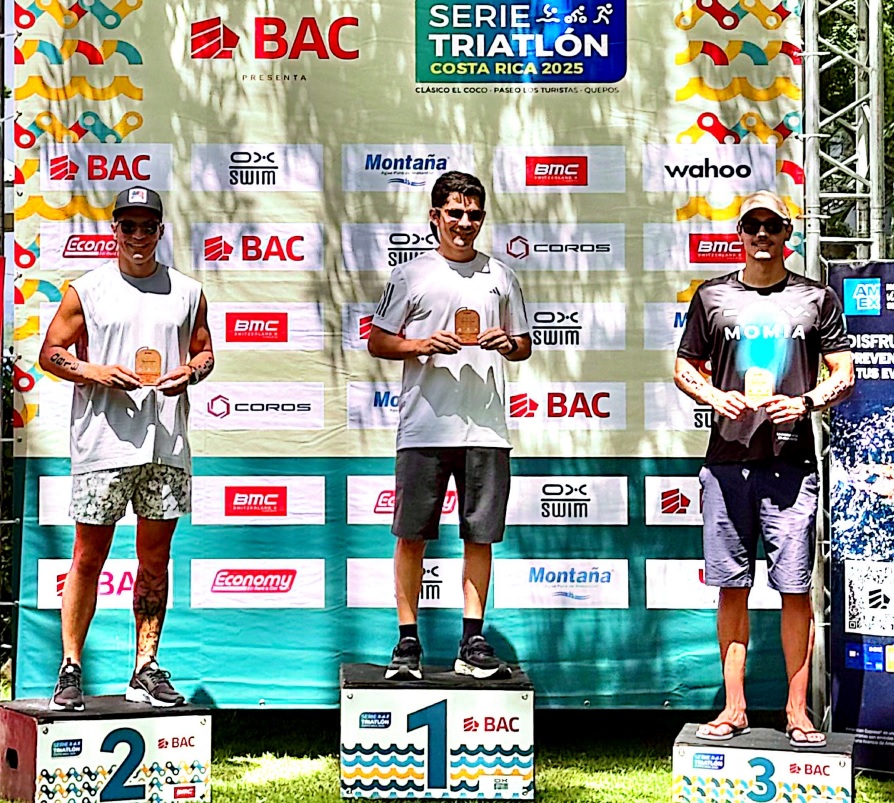 Trabajador Social de Quepos destaca con segundo lugar en competencia de triatlón